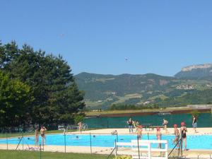 Mobil-home Douillet 4 Pers. avec Terrasse - API-1-52-1953