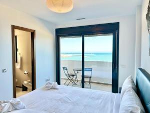 Unique Waterfront 3 Bedrooms - Marina Walk & Beach