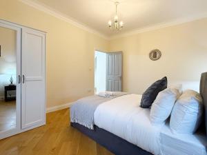 Henrys 3 Bedroom apartment in Finchley