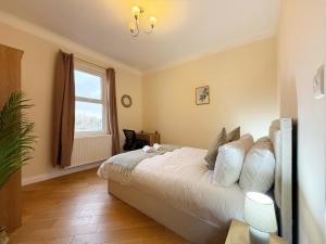 Henrys 3 Bedroom apartment in Finchley
