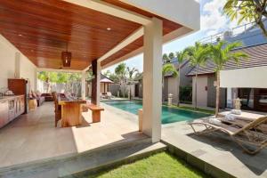 Deanda Elegant 4 BR Private Pool Villa