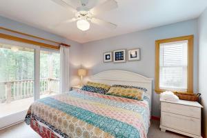 Spacious home with private pool, hot tub, pool table & central AC