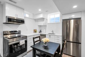 Newly Renovated 2BR Basement Suite, Private Entry