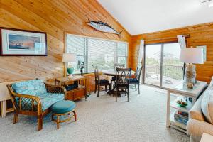 Beach home near the ocean wsunny deck, washerdryer, and central AC