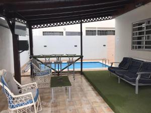 Naime 3 Bristol villa