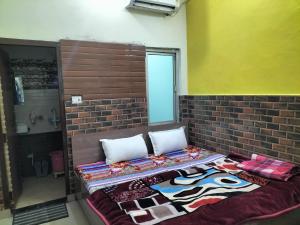 Shri Radha ji Guest House