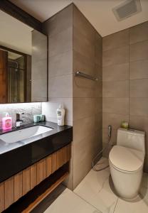 The Kieu Suites with Free Gym and Pool