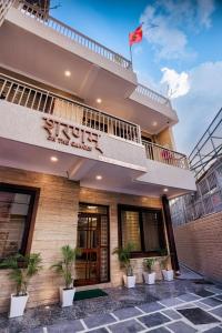 Sharnam On The Ganges