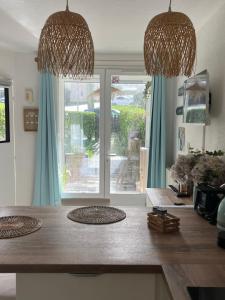 Perle des Sables Blancs, appartement entier à 100m de la plage avec parking privé