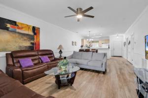 Myrtlewood Villas Condo, Pools & Golf Nearby