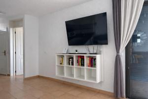 Cerca de la playa y jardin