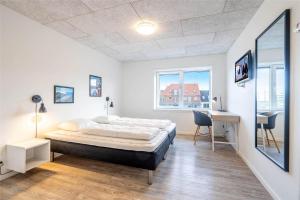 804-Hvide-Sande-Havnegade-2-1-A