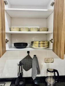 8 people 10 min Airport 2 Bathrooms Air conditioning Free parking