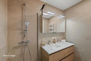 Troontesse - Stylish apartment with garage by the sea