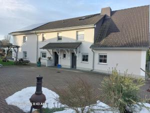 Ferienwohnung Bienwald mit Pool für 4 - 6 Personen mit 3 Schlafzimmern