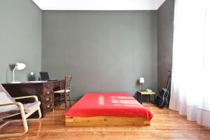 Spacious Neoclassical Apartment in historic center with private Courtyard- near Acropolis- Ideal for long stays