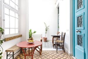 Spacious Neoclassical Apartment in historic center with private Courtyard- near Acropolis- Ideal for long stays