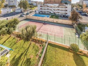 Lively Apartment with Large Pool