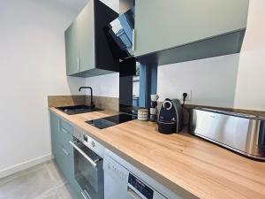 1 Vasnier F1 avec terrasse proche caves et science po