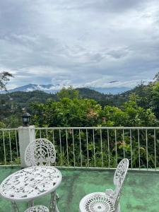 Emerald Hill Bungalow
