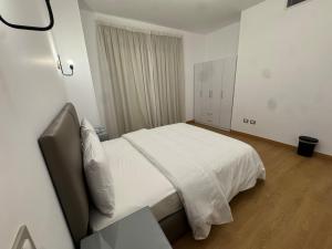 3-Bedroom Apart with Garden View TF