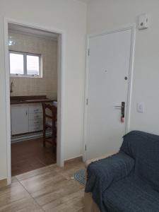 400 mt da Praia da Enseada Wi-fi Estacionamento gratuito cozinha completa