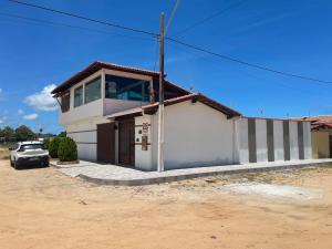 Casa de praia com piscina 30 metros da praia