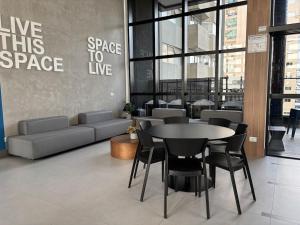 Studio Espaçoso no Batel | Condominio Completo