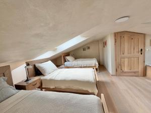 Private Villa for 12 Peaceful Karst Escape