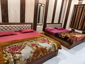 RADHA MADHAV GUEST HOUSE
