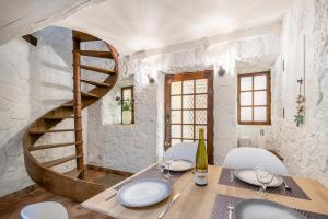 Charming 1-Bedroom Townhouse