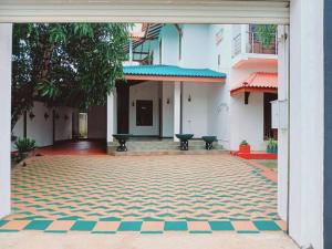 Denusara Rooms & Family Restaurant