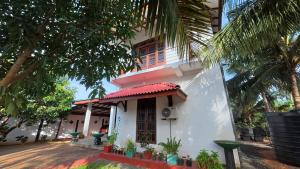 Denusara Rooms & Family Restaurant