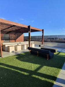 Sky-High 2BR with 1 Parking - Heart of South Yarra