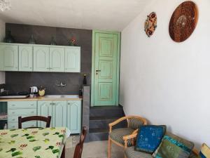 Lilybaitan, risacca e albaria