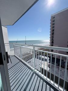 Oceanview Modern 1BR, king bed at Carolinian Resort"