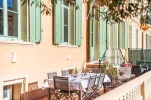 Private Garden 3-Bed in Cannes
