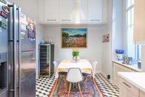 Private Garden 3-Bed in Cannes