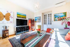 Private Garden 3-Bed in Cannes