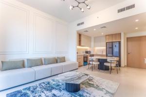 Elite LUX Holiday Homes - Exquisite 2BR at Island Park 1, Dubai Creek Harbour