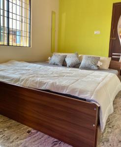 Mindful Rooftop Yoga Stay in Gokulam Bright, Airy Private Family Terrace Apartment