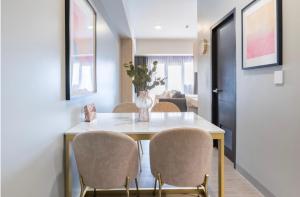 Modern Studio - Uptown BGC - Brand New - Fast WiFi