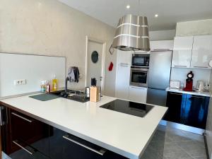 Magnifique appartement avec terrasse et piscine