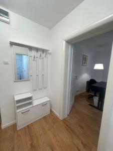 AVIATIEI -Mall Promenada-semineu -Self check-in and out