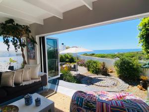 Villa Blau -Luxury Beachfront Villa in Grotto Bay Private Nature Reserve on the West Coast