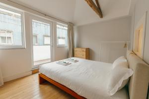 Urban Refuge 4BD by Vacationy