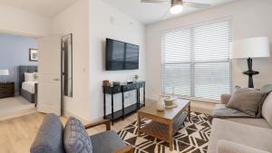 Landing Incredible 2BD Gym Clubhouse