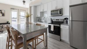 Landing Stylish 1BD Courtyard Gym