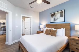 Landing Stylish 2BD Clubhouse Game Room