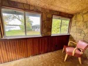 1-Bedroom Balsam Lake Cottage #9